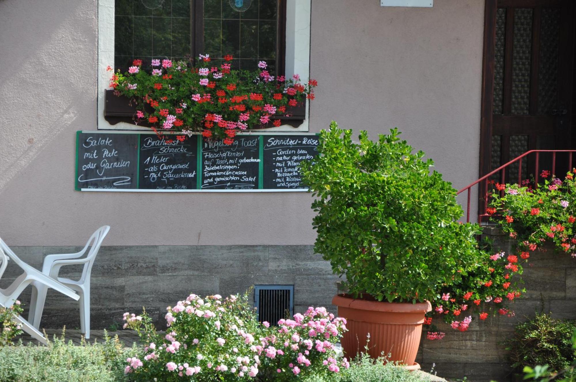 Hotel Gasthof Vogelsang Zellingen Exterior photo